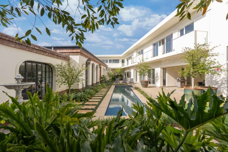 6 Bedroom Property for Sale in Claremont Upper Western Cape